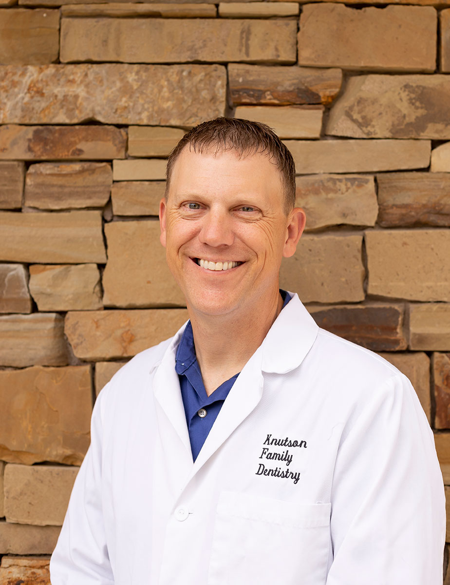 Dr. Matthew Knutson, DDS